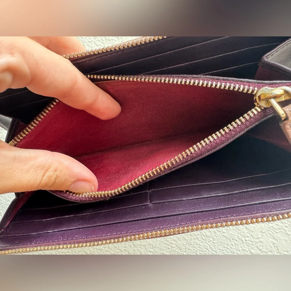 BVLGARI ZIPPER WALLET - Picture 8 of 8